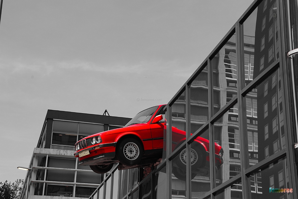 Car on rooftop Rotterdam